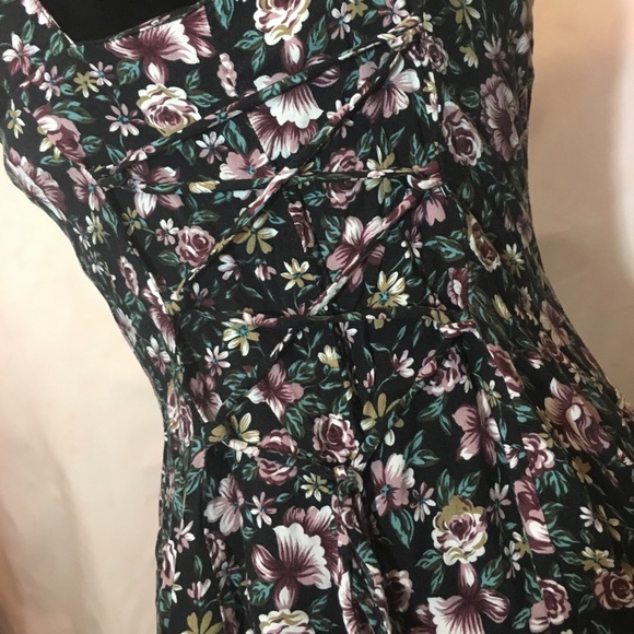 Floral Romper - Picture 3 of 5